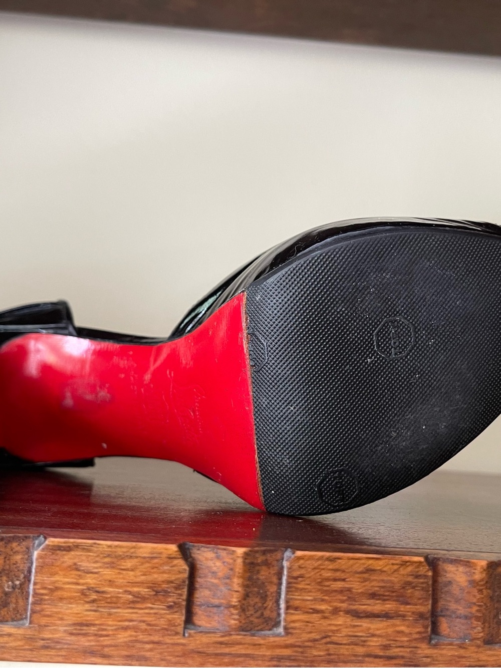 Christian Louboutin Madame Butterfly D’Orsay Black Patent Red Bottom Heels EU 38 - Picture 4 of 15